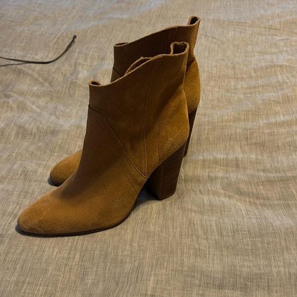Vince Camuto western boot! Great condition - Picture 1 of 5